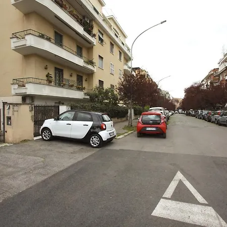 Vascello House * רומא